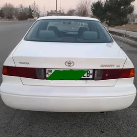 Toyota Camry 2001