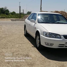 Toyota Camry 2001