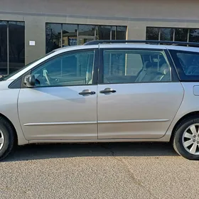 Toyota Sienna 2005