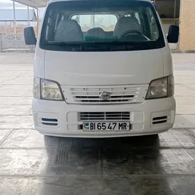 Nissan Urvan 2005