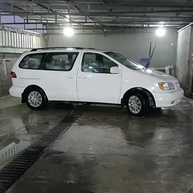 Toyota Sienna 2002