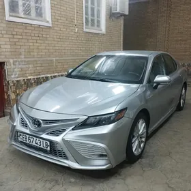 Toyota Camry 2021