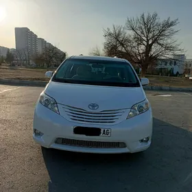 Toyota Sienna 2012