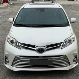 Toyota Sienna 2019