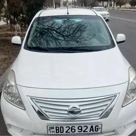 Nissan Sunny 2012