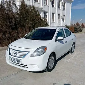 Nissan Versa 2012