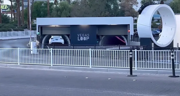 The Boring Company Илона Маска открыла новое «метро» для Tesla в Лас-Вегасе