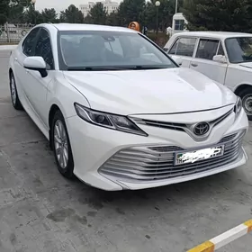 Toyota Camry 2018