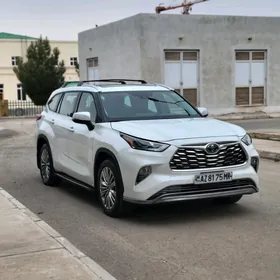 Toyota Highlander 2022