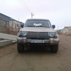 Mitsubishi Pajero 1991