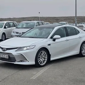 Toyota Camry 2018