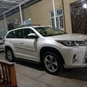 Toyota Highlander 2019