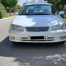 Toyota Camry 2000