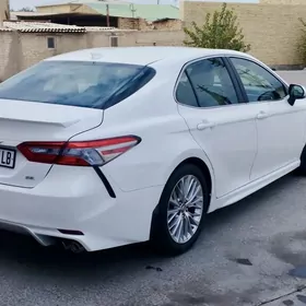 Toyota Camry 2018