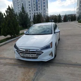 Hyundai Elantra 2019