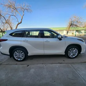 Toyota Highlander 2022