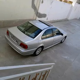 BMW E39 2002