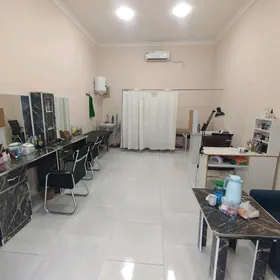 Salon arenda