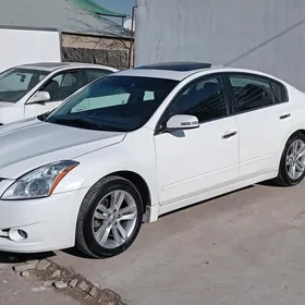 Nissan Altima 2012