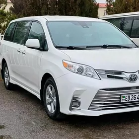 Toyota Sienna 2020