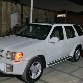 Infiniti QX4 2000