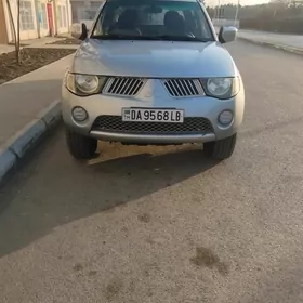 Mitsubishi L200 2008