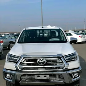 Toyota Hilux 2024