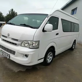 Toyota Hiace 2012