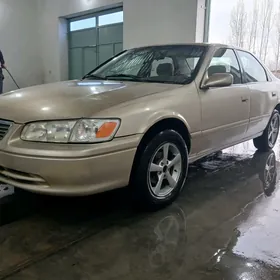 Toyota Camry 1999