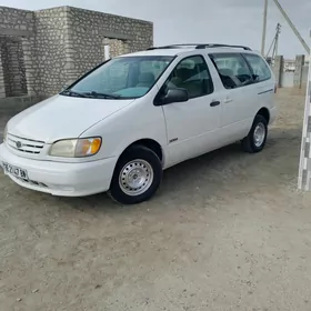 Toyota Sienna 2002