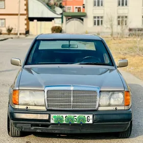 Mercedes-Benz 300E 1988