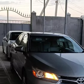 Toyota Camry 2017