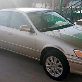 Toyota Camry 2001