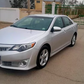 Toyota Camry 2013