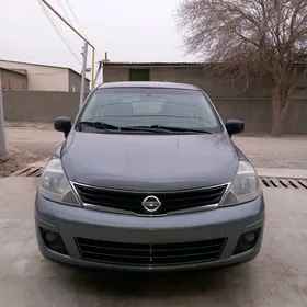 Nissan Versa 2011