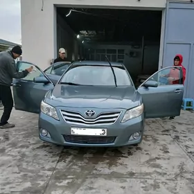 Toyota Camry 2011