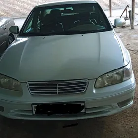 Toyota Camry 2000