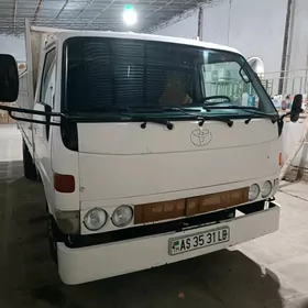 Toyota Dyna 1999