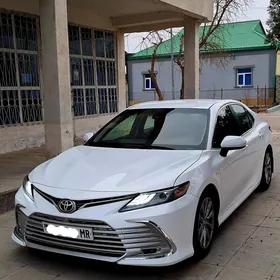 Toyota Camry 2018