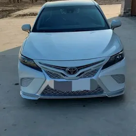 Toyota Camry 2020