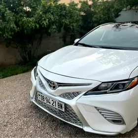 Toyota Camry 2018