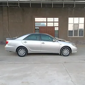 Toyota Camry 2004