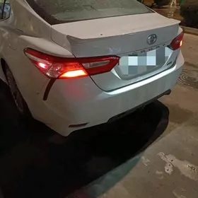 Toyota Camry 2018