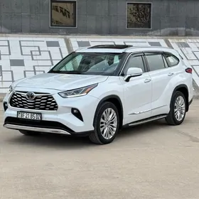 Toyota Highlander 2022