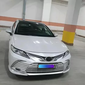 Toyota Camry 2018