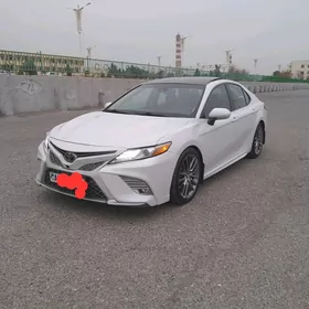 Toyota Camry 2018