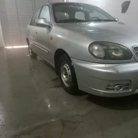 Daewoo Lanos 2001