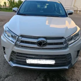 Toyota Highlander 2019