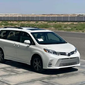 Toyota Sienna 2020