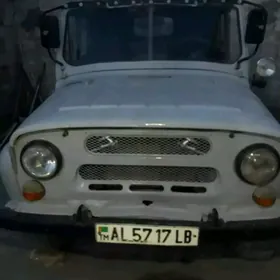 UAZ 469 2000